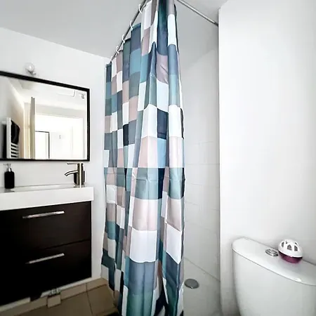 Paisible - Metro Centre Apartment